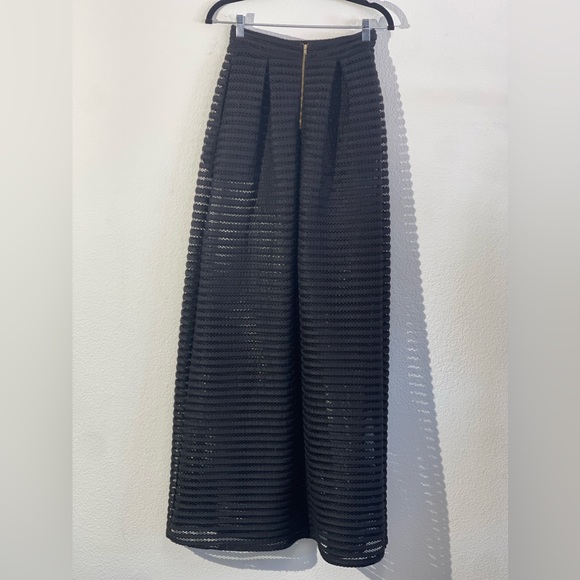 Guess Black Mesh Circle Skirt (Floor Length)
Style #W5RD5500000 - Picture 2 of 7